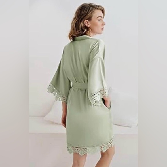 NWT Silk/ Lace Kimono - Picture 2 of 4